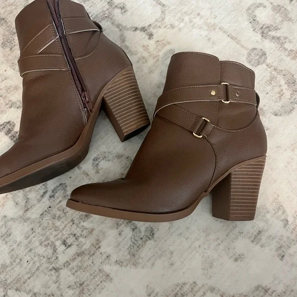 Brown Ankle Boots - Picture 3 of 6
